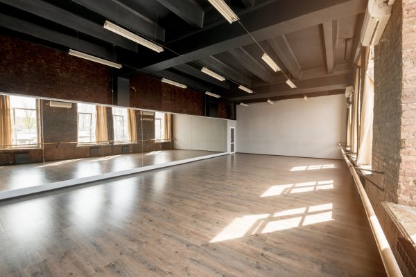long-mirror-dance-studio long-mirror-dance-studio